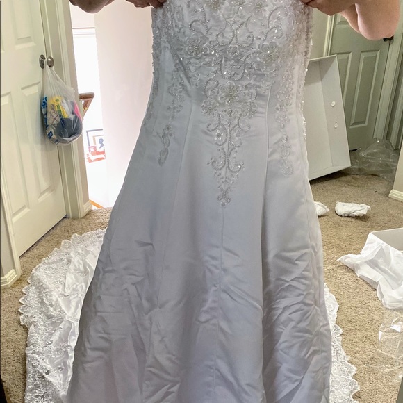 St. Patrick plus size wedding gown - Picture 3 of 6